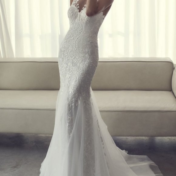 Riki Dalal Couture Wedding Dress - Picture 2 of 9